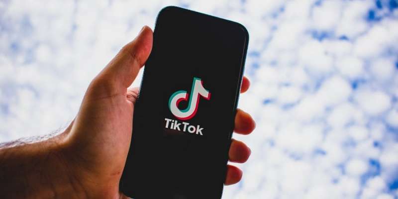 Хто б міг подумати. TikTok дозволяв дітям легко реєструватися на платформі за нехитрою схемою — розслідування